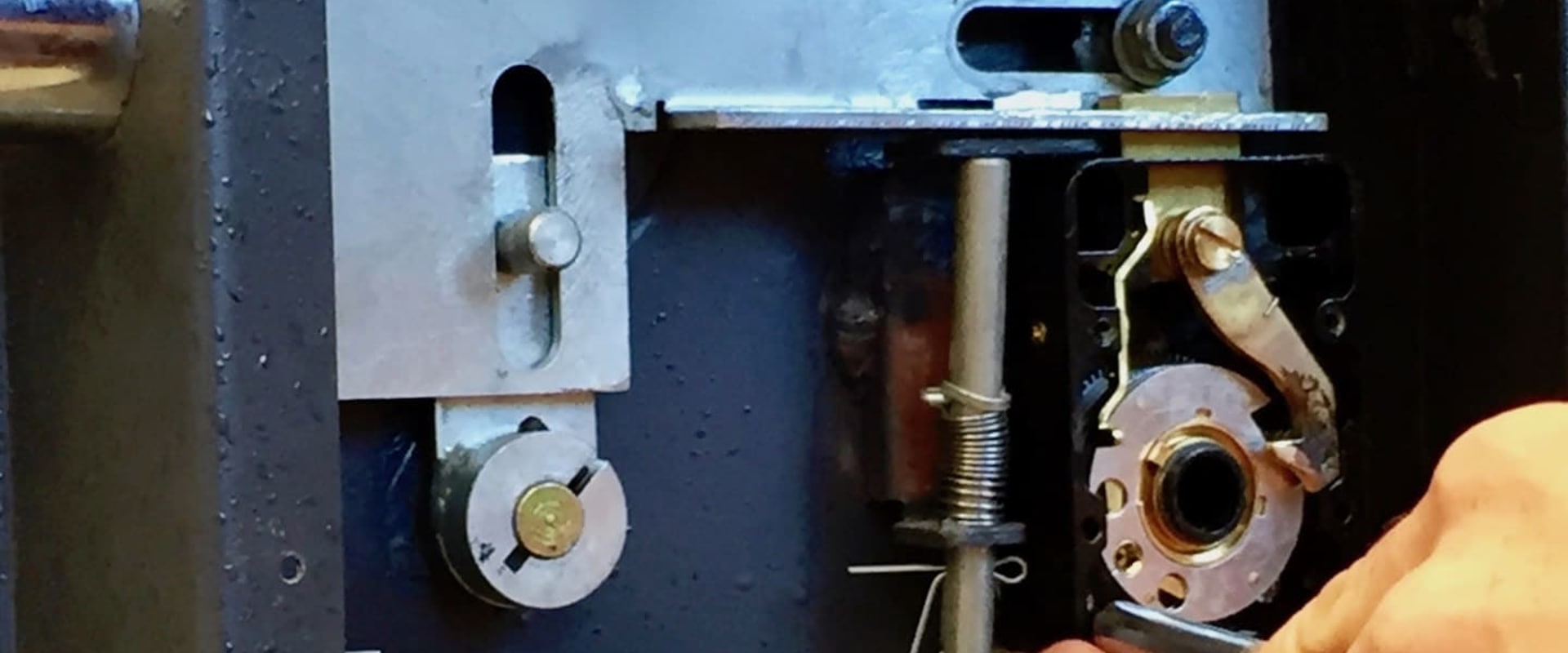 Can a Locksmith Reset a Safe?